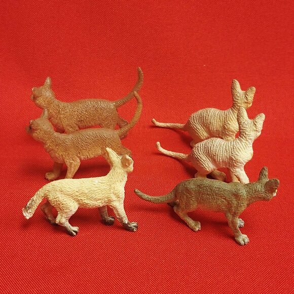 Set of 6 Small Miniature Plastic Cat Figurines - Picture 4 of 10